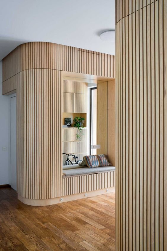 como-decorar-con-listones-de-madera soportes-frisos-muebles