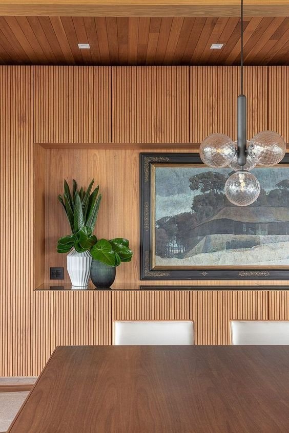 como-decorar-con-listones-de-madera soportes-frisos-muebles