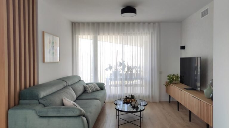 como-decorar-con-listones-de-madera soportes-frisos-muebles