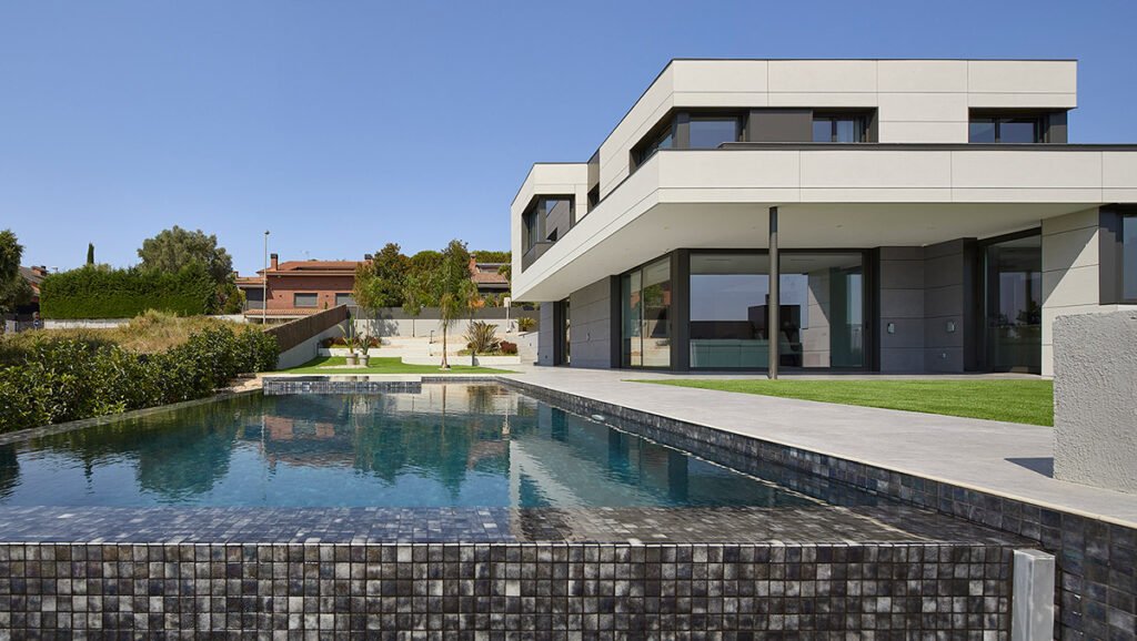 como-elegir-el-color-de-la-piscina